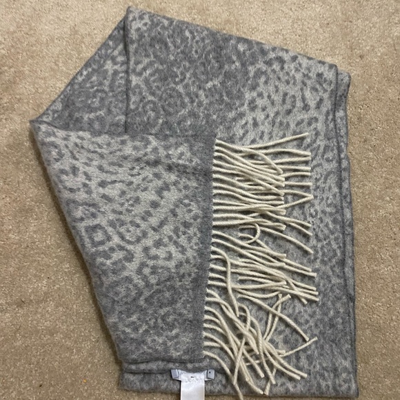 Nordstrom Accessories - Cashmere Scarf
